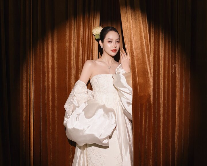 Thanh Thủy nổi đình đám sau khi đăng quang quốc tế.