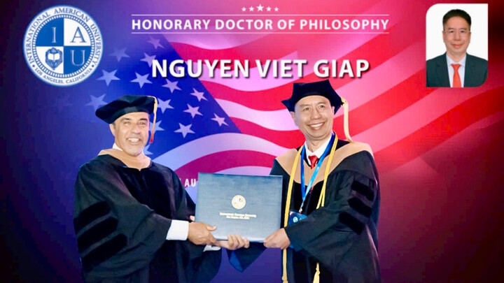 Bác sĩ Giáp nhận Học vị Tiến sĩ nhãn khoa danh dự do Trường Đại học Quốc tế Hoa Kỳ trao tặng.