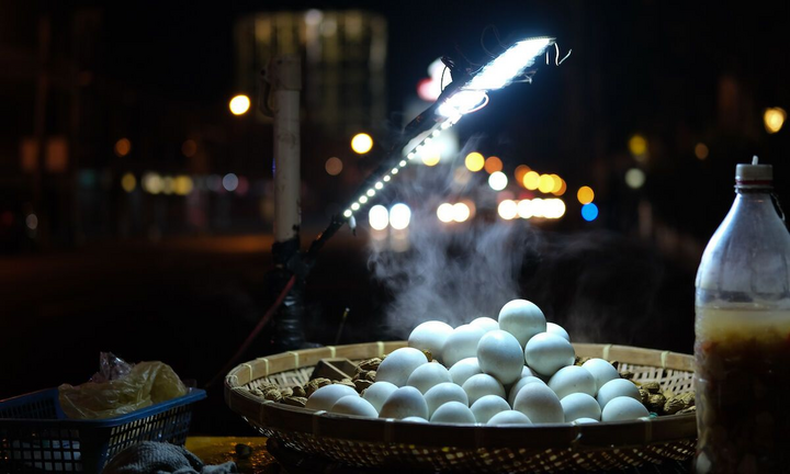 Một gian hàng trứng vịt lộn đường phố tại Philippines. (Ảnh: 8News)