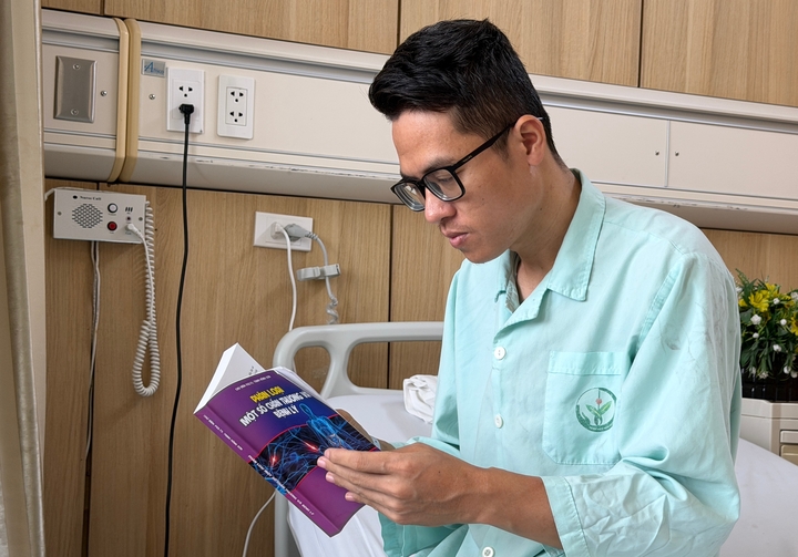 Sau phẫu thuật, sức khỏe của anh tiến triển tốt, chức năng thận ổn định.