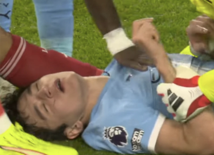 Khusanov dính chấn thương ghê rợn.