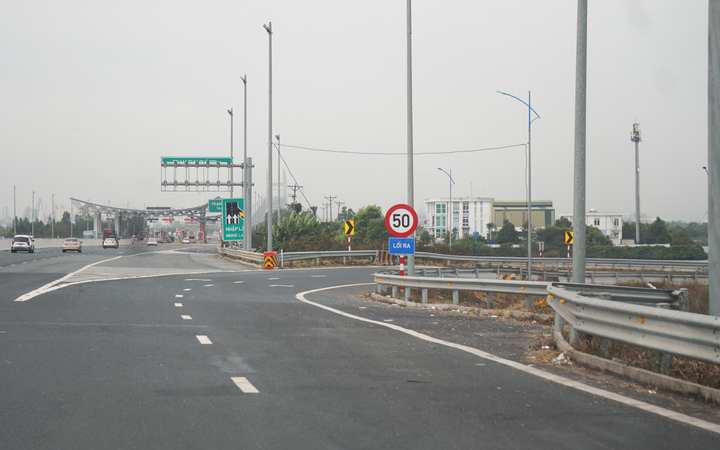 Khu vực điểm nút giao đầm nhà Mạc thuộc dự án đã cơ bản hoàn thiện các hạng mục, sẵn sàng vận hành.