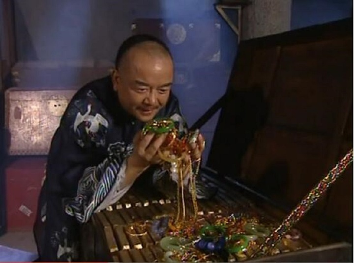 Hoà Thân là vị tham quan nổi tiếng thời nhà Thanh.