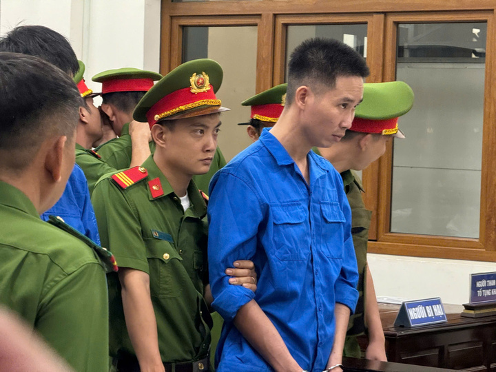 TAND tỉnh Đồng Nai tuyên phạt Lê Sỹ Tùng mức án tử hình vì sát hại 3 người trong một gia đình để cướp tài sản, hành vi đặc biệt nghiêm trọng, gây phẫn nộ dư luận.