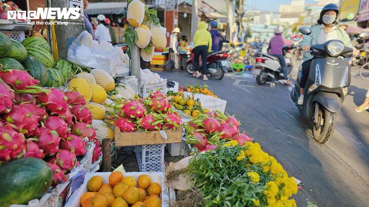 Khách hàng có xu hướng mua nhanh, gọn, đủ lễ, hạn chế chi tiêu cho những món không thật sự cần thiết.