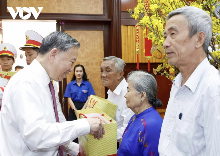 Tổng Bí thư Tô Lâm đã tới thăm và chúc tết Đảng bộ, chính quyền, nhân dân, gia đình chính sách tiêu biểu, người có công tại tỉnh Tây Ninh.