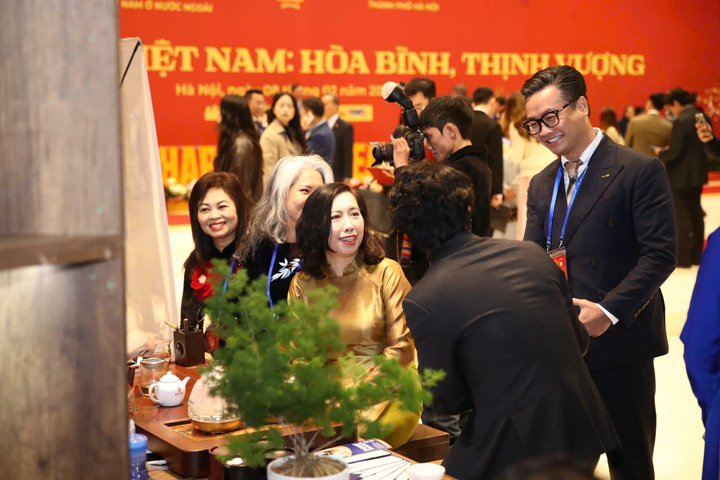 Thứ trưởng Bộ Ngoại giao Lê Thị Thu Hằng tham dự sự kiện Xuân Quê Hương 2026.