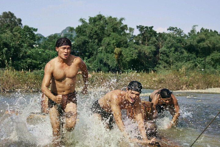 "Huyền tình Dạ Trạch" được đánh giá là khó có thể cạnh tranh với 4 phim thương mại.