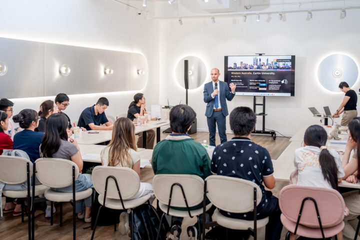 Học sinh đáp ứng được điều kiện học thuật nghiêm ngặt mới có cơ hội học tập tại Úc.