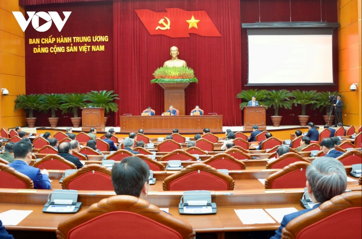 Tổng Bí thư Tô Lâm gặp mặt thành viên các Tiểu ban chuẩn bị Đại hội XIV của Đảng và thành viên Ban Chỉ đạo Tổng kết một số vấn đề lý luận và thực tiễn về công cuộc đổi mới theo định hướng xã hội chủ nghĩa 40 năm qua ở Việt Nam.