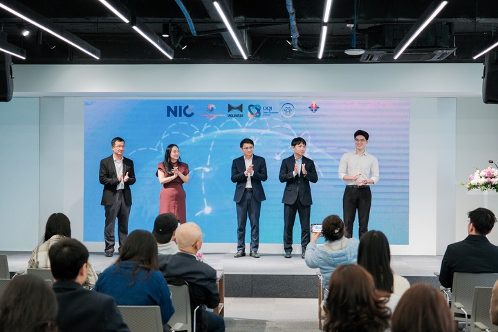 Nghi thức khởi động cuộc thi Hackathon Quốc tế về Tính toán Lượng Tử. (Ảnh: NIC)