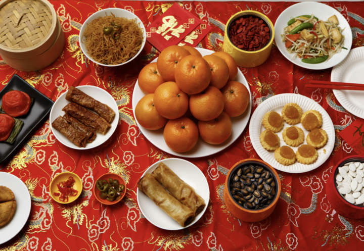 Đồ ăn ngày Tết tại Singapore.