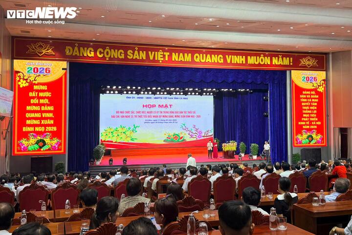 Toàn cảnh buổi họp mặt.