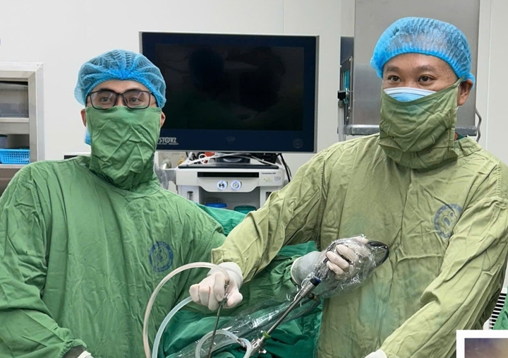 Ca phẫu thuật do BS CKII Nguyễn Thanh Tuấn cùng ê-kíp phẫu thuật và gây mê hồi sức trực tiếp thực hiện. (Ảnh: BVCC)