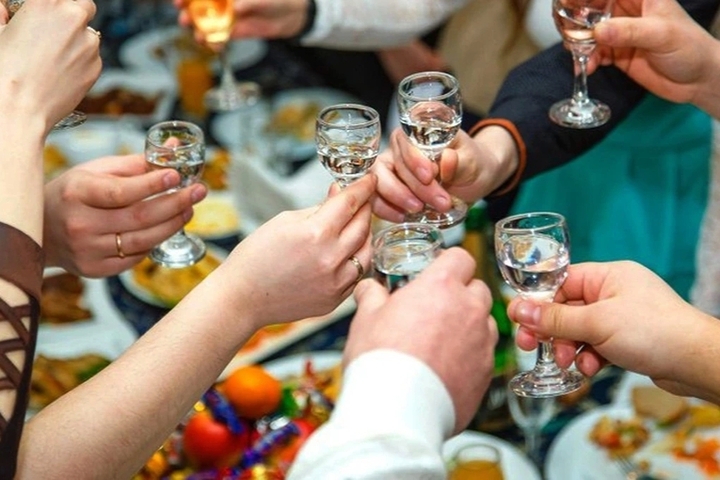 Trong các chất được đưa vào cơ thể, ethanol – thành phần chính của rượu bia – thuộc nhóm hấp thu nhanh nhất. (Ảnh minh hoạ)