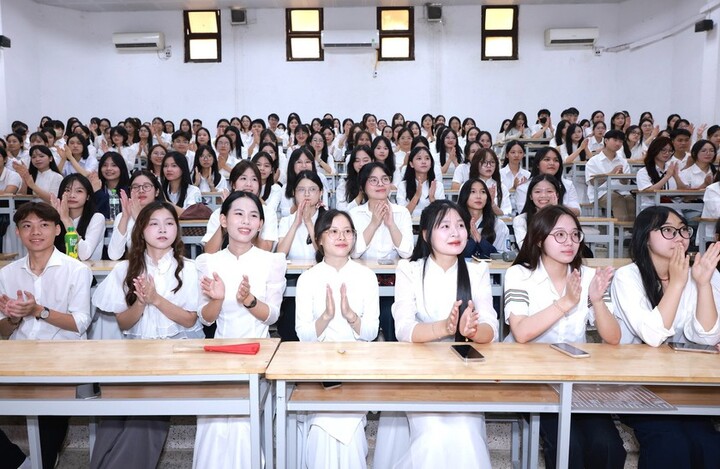 Dự thảo Luật Thủ đô (sửa đổi) đề xuất trao quyền cho Chủ tịch UBND TP Hà Nội quyết định thành lập trường đại học. (Ảnh minh họa)