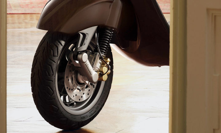 Vespa 946 phiên bản năm Ngựa ra mắt, giá dự kiến gần 500 triệu đồng - 3