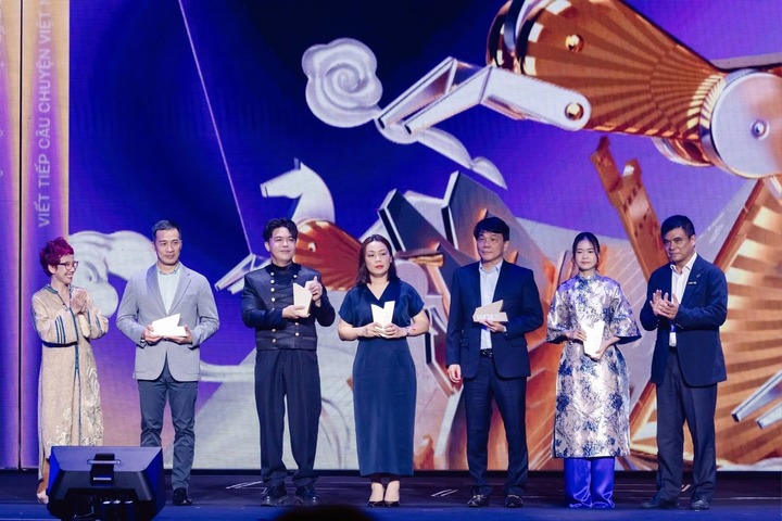 Ngân hàng hạnh phúc của SHB được vinh danh tại WeChoice Awards 2025.