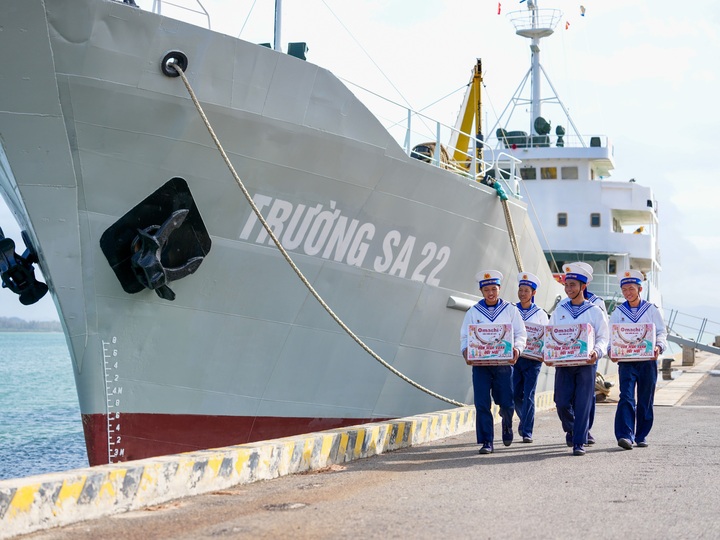 Omachi tiếp tục gắn kết với Bộ Tư Lệnh Vùng 4 Hải Quân trên hành trình mang mùa xuân về đảo xa.