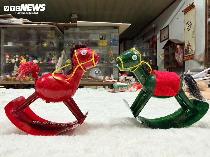 Dù nhiều người ngỏ ý muốn mua lại các sản phẩm, thầy Tâm cho rằng: “Tôi sáng tạo vỏ trứng chủ yếu vì đam mê. Tôi làm linh vật để giảng dạy cho học trò và làm quà tặng người thân, chứ chưa từng nghĩ đến việc kinh doanh”.