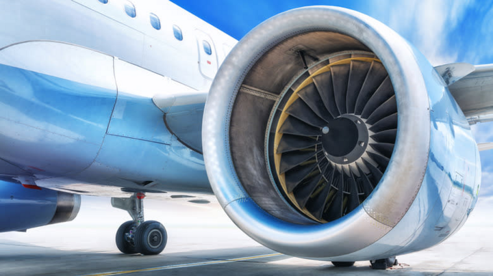 Những vết nhám vô hình có thể khiến hiệu suất động cơ máy bay giảm, sinh nhiệt nhiều hơn và rút ngắn tuổi thọ cách quạt. (Nguồn: Getty Images)