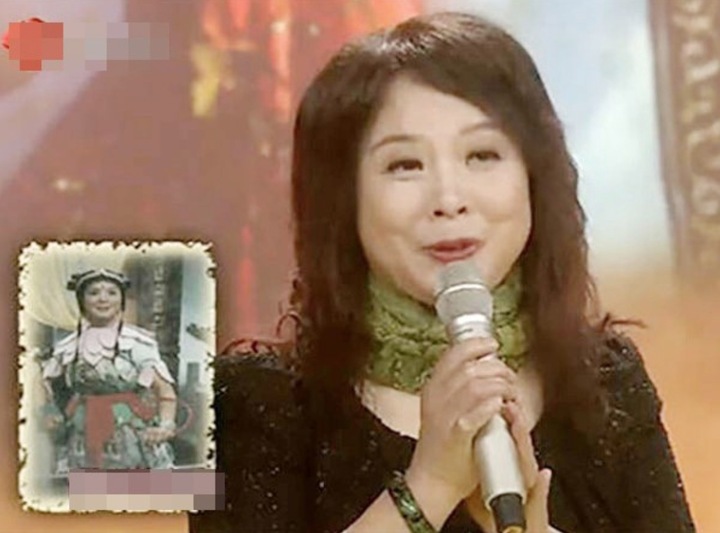 Ngải Kim Mai vẫn trẻ đẹp ở tuổi U70.