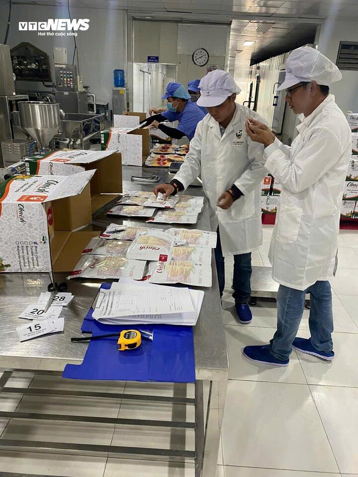 Công đoạn kiểm tra đóng gói sản phẩm tại nhà máy của công ty.