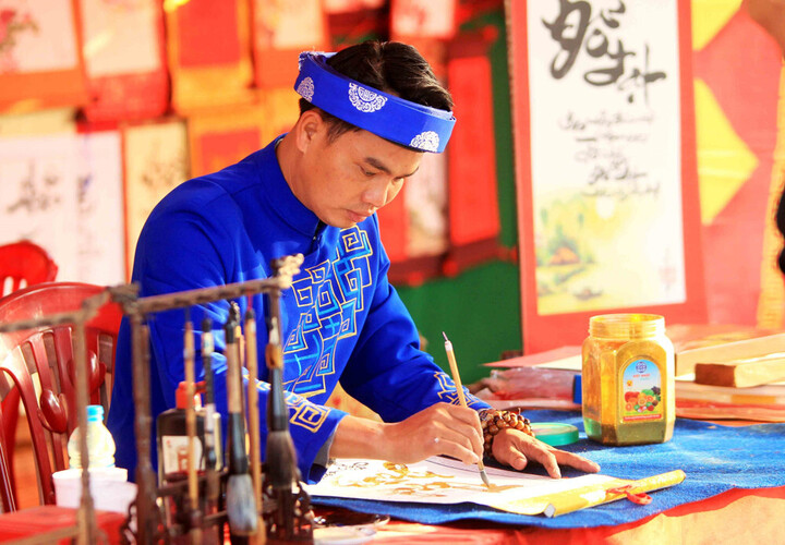 Khai bút đầu năm Bính Ngọ 2026, ngày nào, giờ nào tốt? (Ảnh: TTXVN)