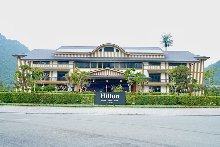 Hilton Quang Hanh Onsen Resort với tiêu chuẩn dịch vụ toàn cầu khắt khe.