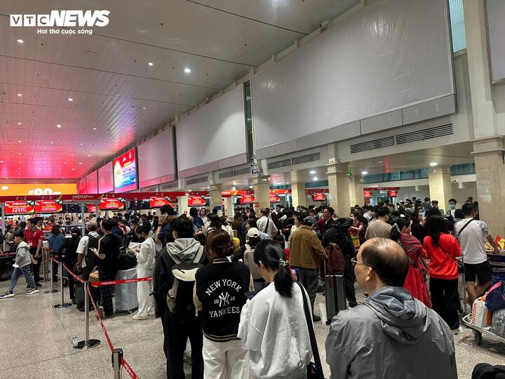 Áp lực vận hành tập trung chủ yếu ở khu vực quốc nội, đặc biệt là sự điều tiết giữa hai nhà ga T1 và T3.