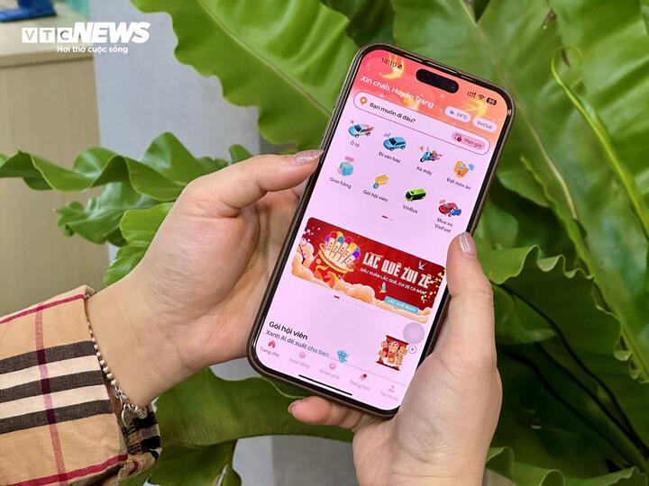 Ứng dụng Xanh SM cùng nhiều loại hình di chuyển bằng xe điện. (Ảnh: Mạnh Hùng)