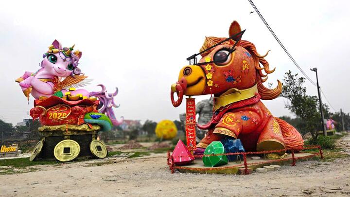 Ngựa Hạnh phúc và Ngựa Vui vẻ trong Khu vườn Hạnh phúc.