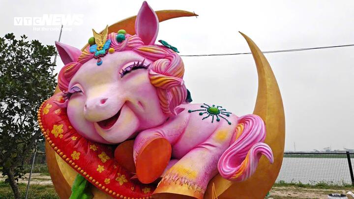 Ngựa Thương được Bùi Văn Quân bán với giá 222.222.222 đồng. Toàn bộ số tiền này anh dành tặng người nghèo để họ có cái Tết đầy đủ hơn.