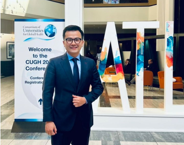 Giáo sư Trần Xuân Bách.