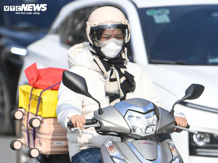 Cửa ngõ Hà Nội ùn ứ, nội đô thông thoáng sáng 27 Tết - 8