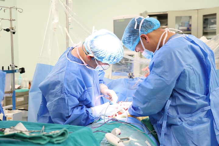 Ca ghép diễn ra trong 6 giờ đồng hồ