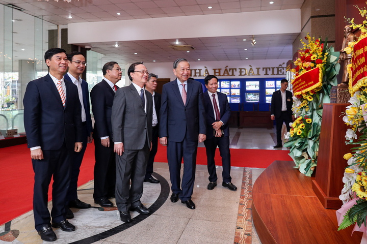 Tổng Bí thư Tô Lâm thăm Không gian trưng bày truyền thống của Đài TNVN