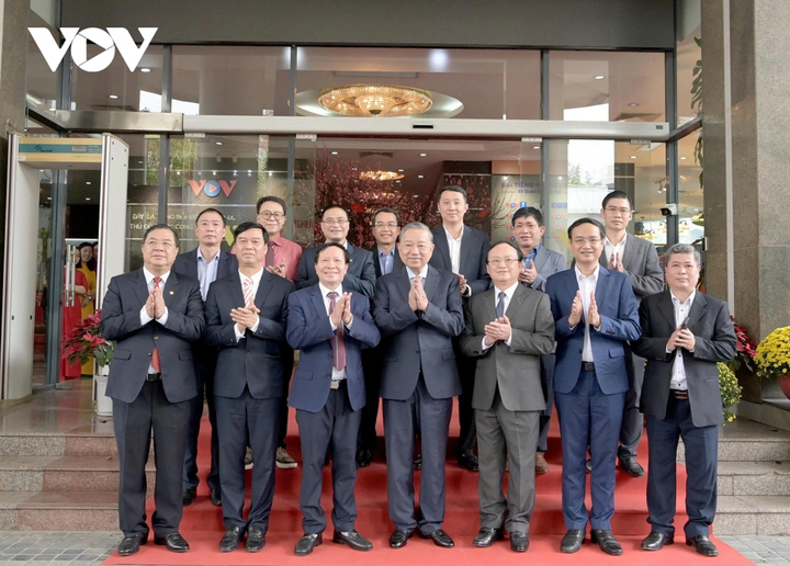 Tổng Bí thư Tô Lâm thăm chúc Tết 2 cơ quan báo chí chủ lực VOV và VTV - 11