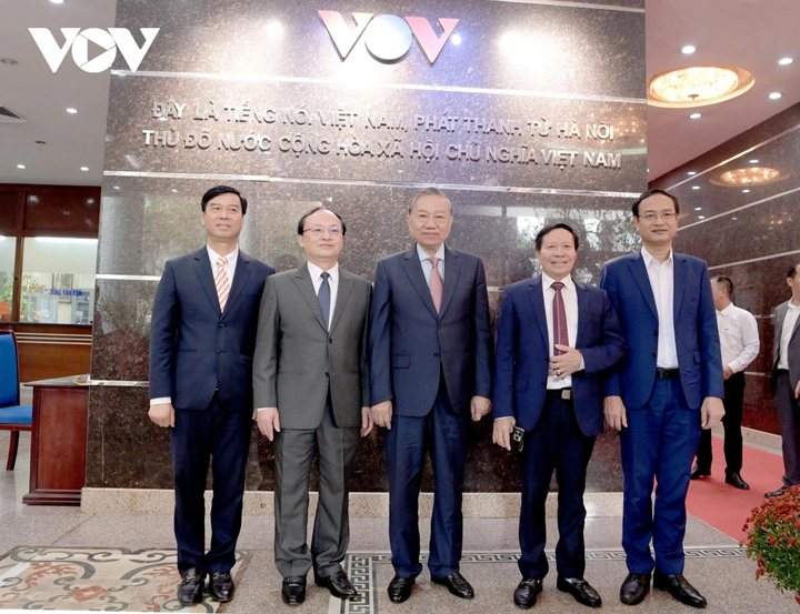 Tổng Bí thư Tô Lâm thăm chúc Tết 2 cơ quan báo chí chủ lực VOV và VTV - 1