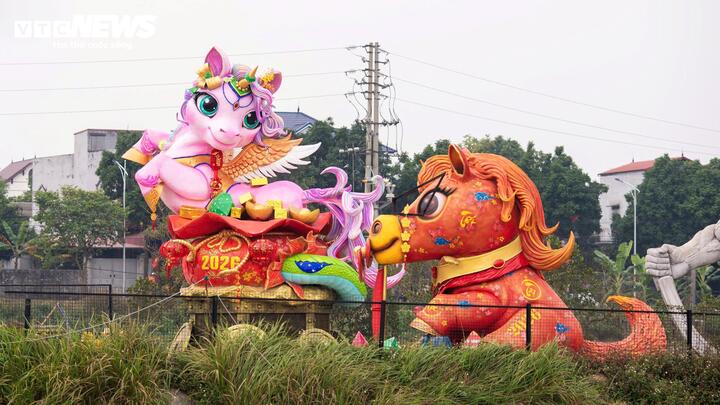 Ngựa hạnh phúc và ngựa vui vẻ trong "Vườn hạnh phúc".