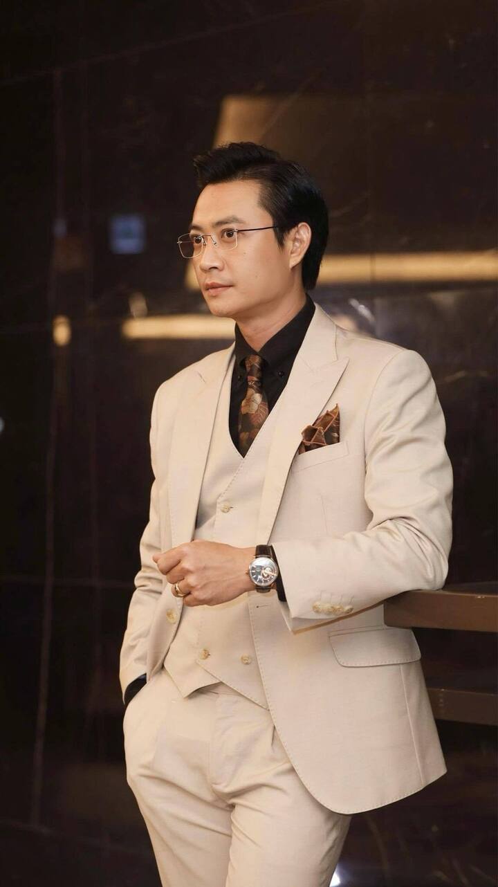 Gần đây Tiến Lộc ghi dấu với vai Trịnh Văn Khắc trong phim "Lằn ranh".