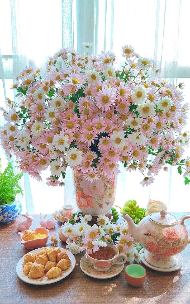 Cúc Hoạ mi hồng cũng là hoa "hot" của năm nay.