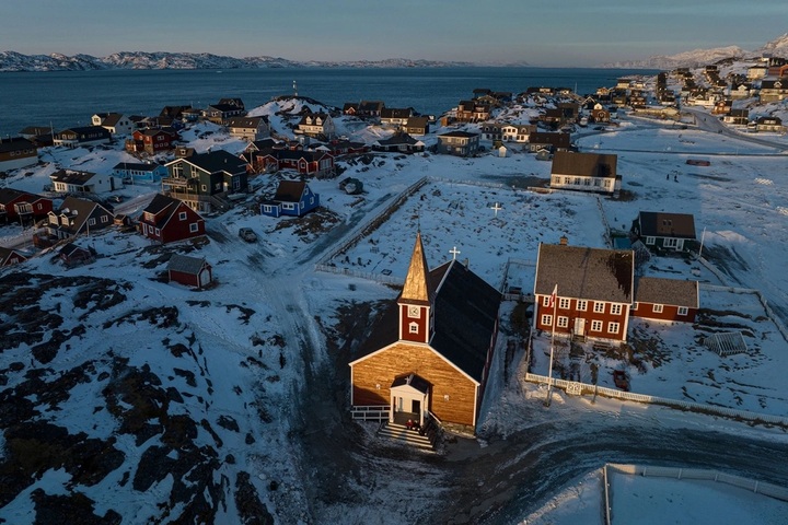 Một nhà thờ gần bờ biển tại Nuuk, Greenland, ngày 25/1/2026. (Ảnh: AP)