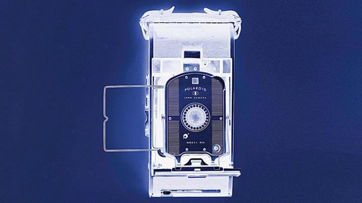 Mẫu Polaroid Land Camera Model 95A - chiếc máy ảnh chụp lấy ngay đầu tiên. (Nguồn: Future)