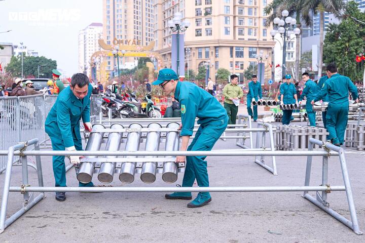 Toàn cảnh trận địa pháo hoa ở Hà Nội chào mừng năm mới Bính Ngọ 2026 - 5