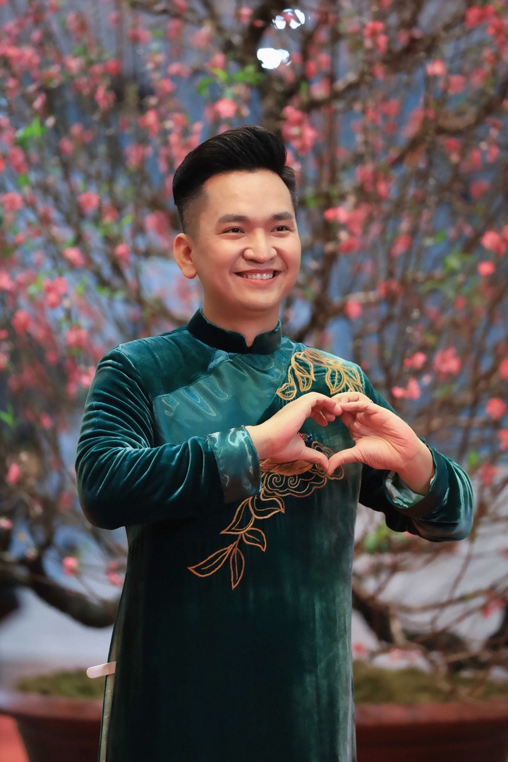 MC Hạnh Phúc sẽ dẫn điểm cầu Quảng trường Đông Kinh Nghĩa Thục trong thời khắc chuyển giao năm mới.