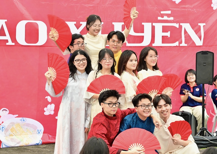 Tiết mục văn nghệ chào mừng.