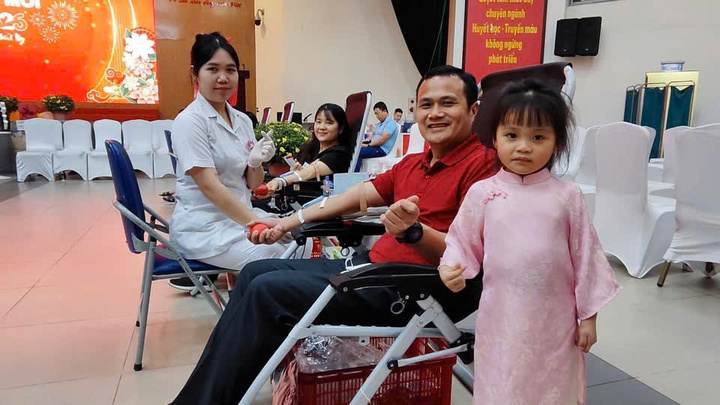 Gia đình anh Dũng có chuyến du xuân đặc biệt ý nghĩa (Ảnh: Viện huyết học)