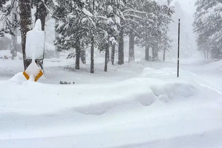 8 người thiệt mạng trong một vụ lở tuyết khi đang tham gia chuyến trượt tuyết địa hình tự do ở Lake Tahoe, California hôm 18/2.