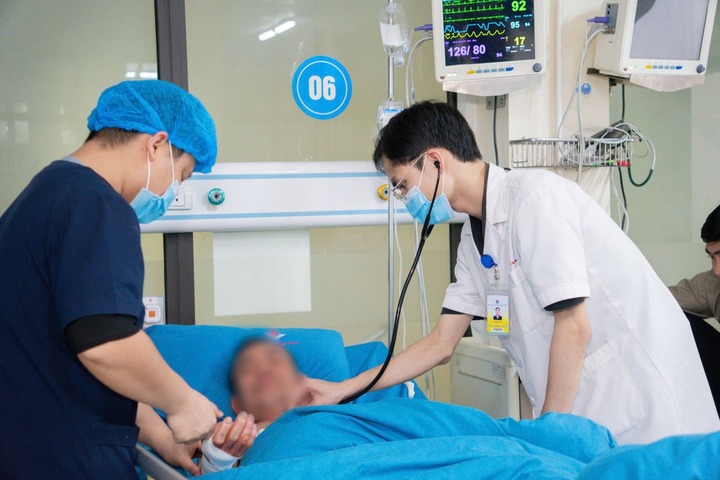 Bệnh nhân đang điều trị tại bệnh viện Hùng Vương (Ảnh: BVCC).